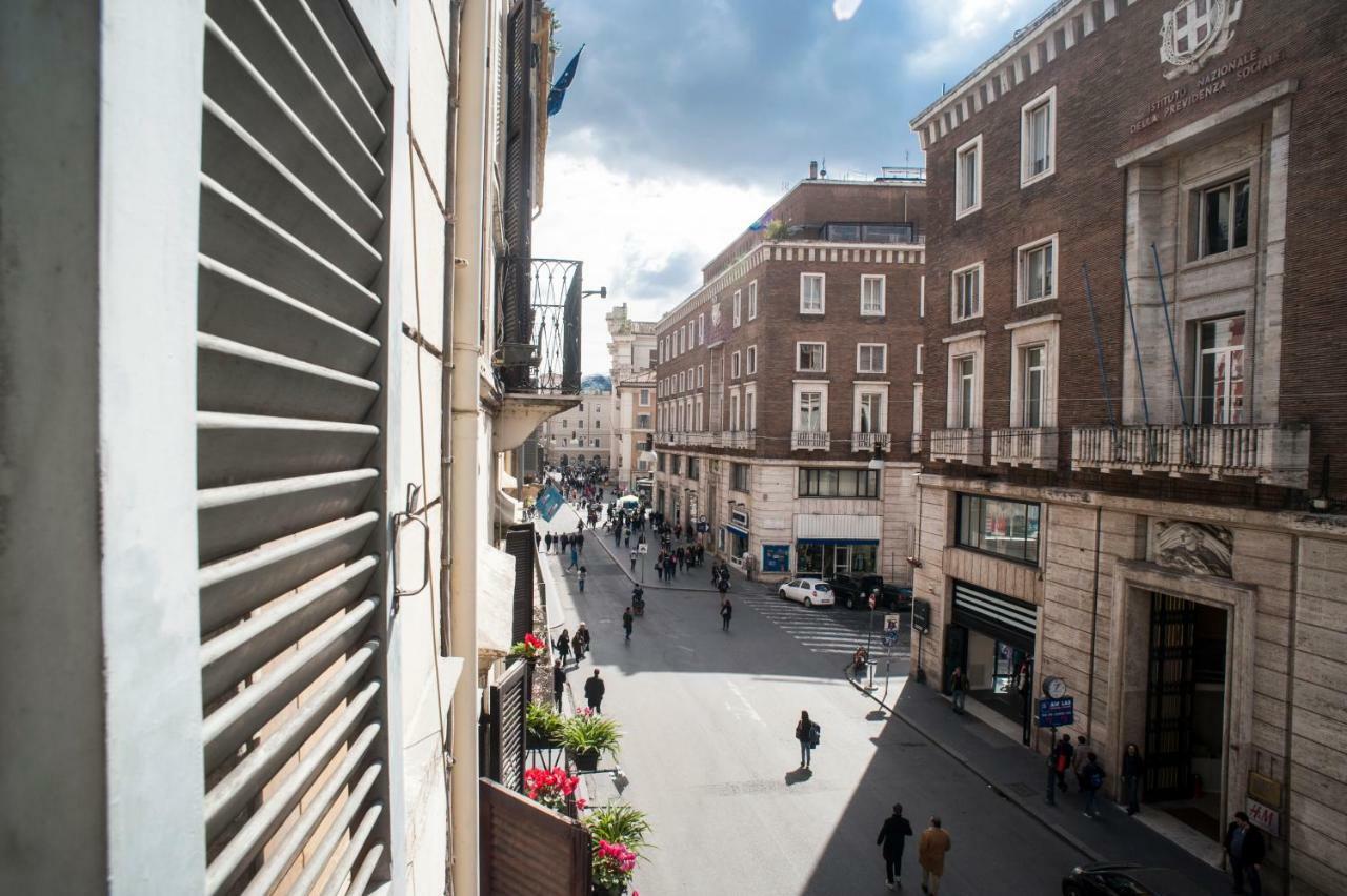 Santa Cecilia Apartment In Via Del Corso Roma Exterior foto