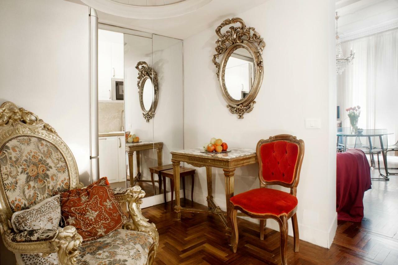 Santa Cecilia Apartment In Via Del Corso Roma Exterior foto